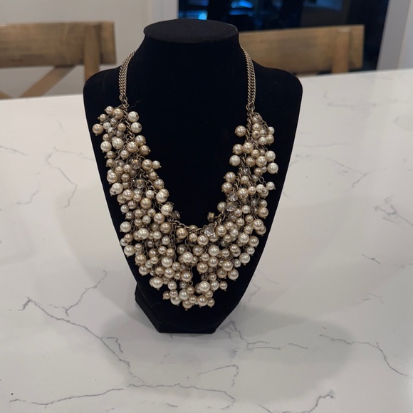 LOFT Jewelry - LOFT gold pearl statement necklace